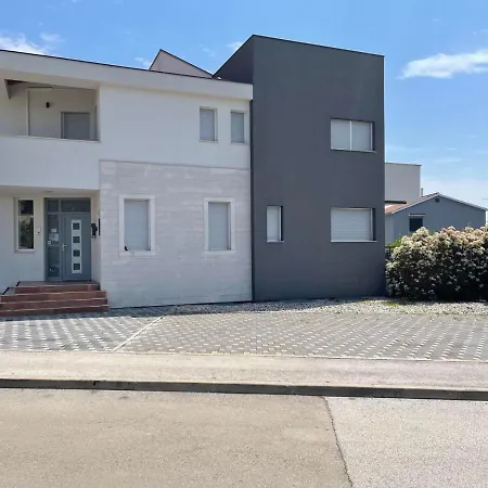 Studio Apartment Doki Basement Pula Exterior foto